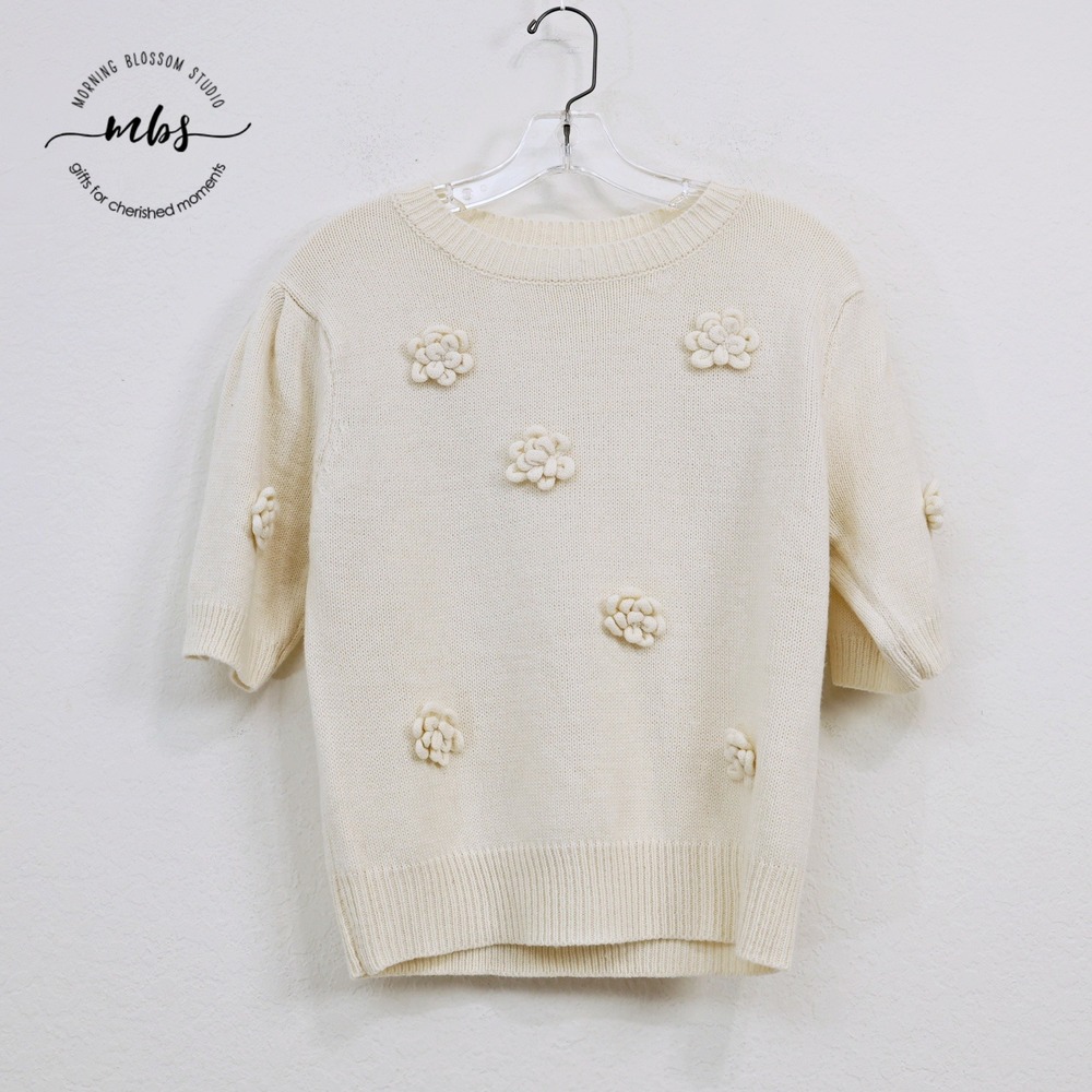 NWOT Olivia Grey 3D Floral Applique Puff Sleeve Knit Sweater Cream Women M